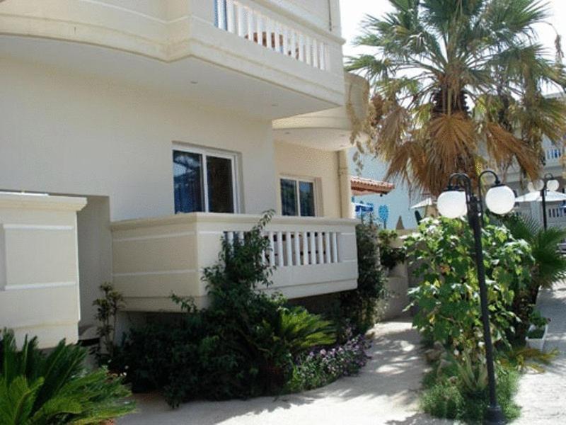 Akatos Hotel Agia Marina Extérieur photo